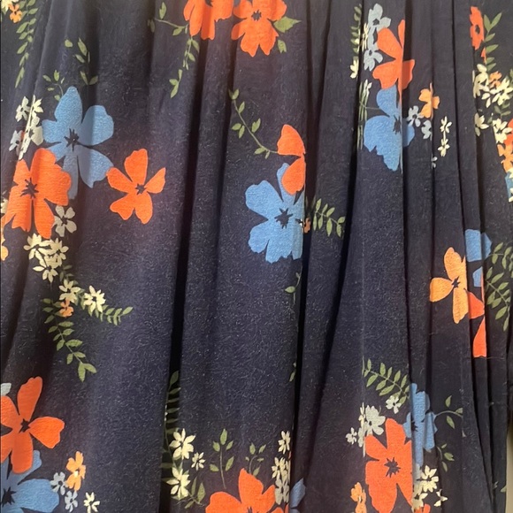 Michael Kors Blue and Red Floral Blouse Relaxed Fit - Picture 6 of 6